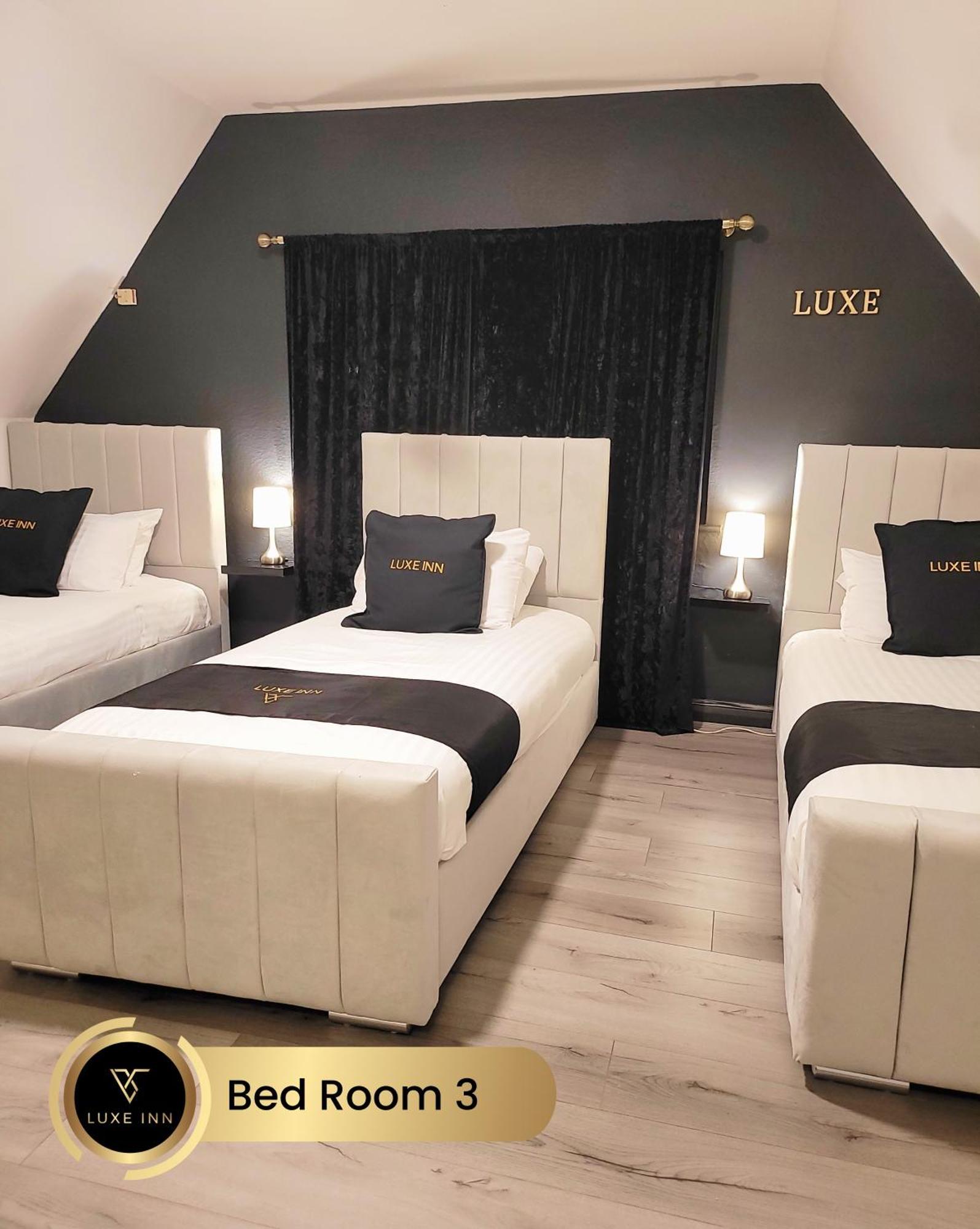 4 Bedroom House, Heathrow Airport, Luxe Inn Colnbrook Exterior photo