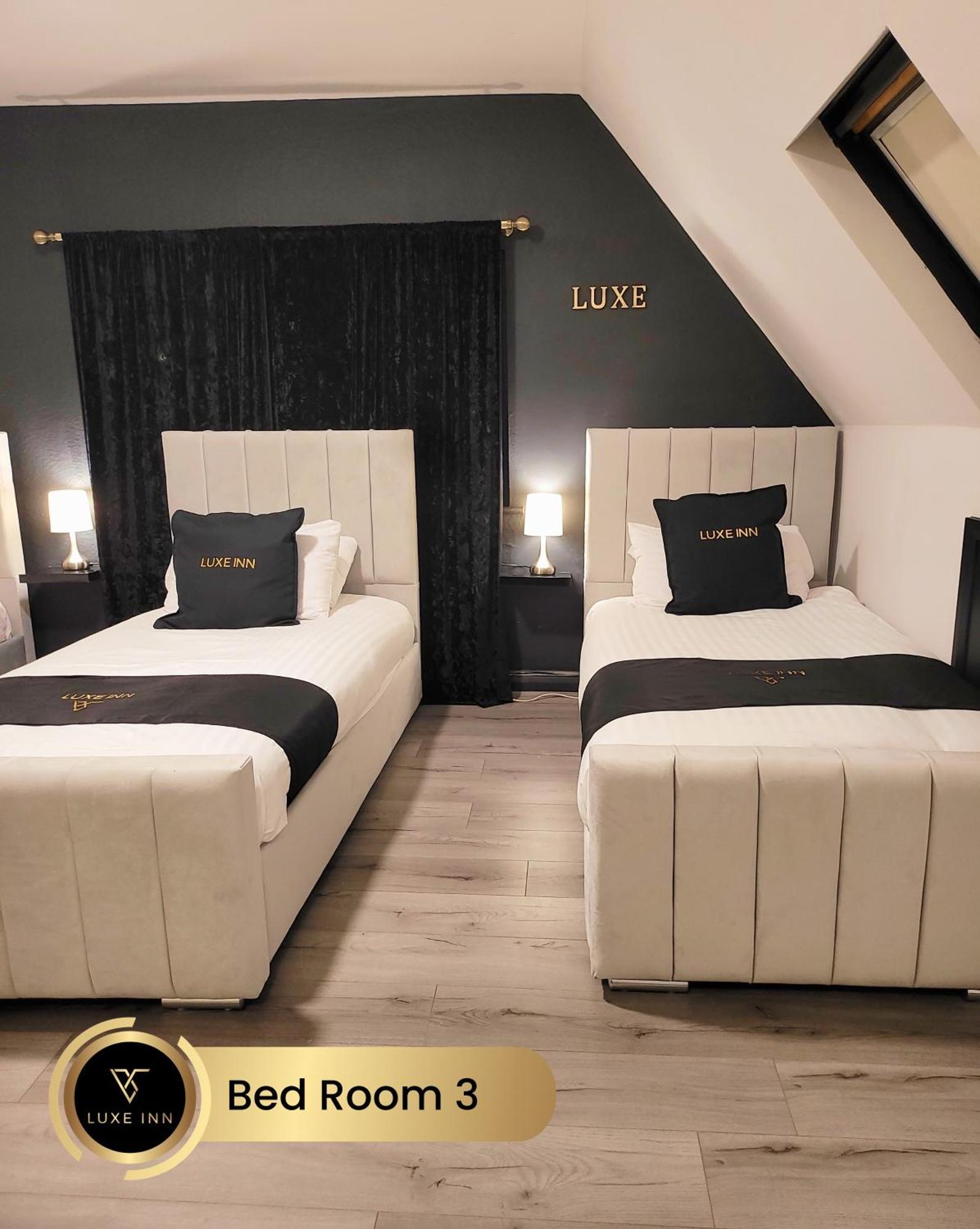4 Bedroom House, Heathrow Airport, Luxe Inn Colnbrook Exterior photo