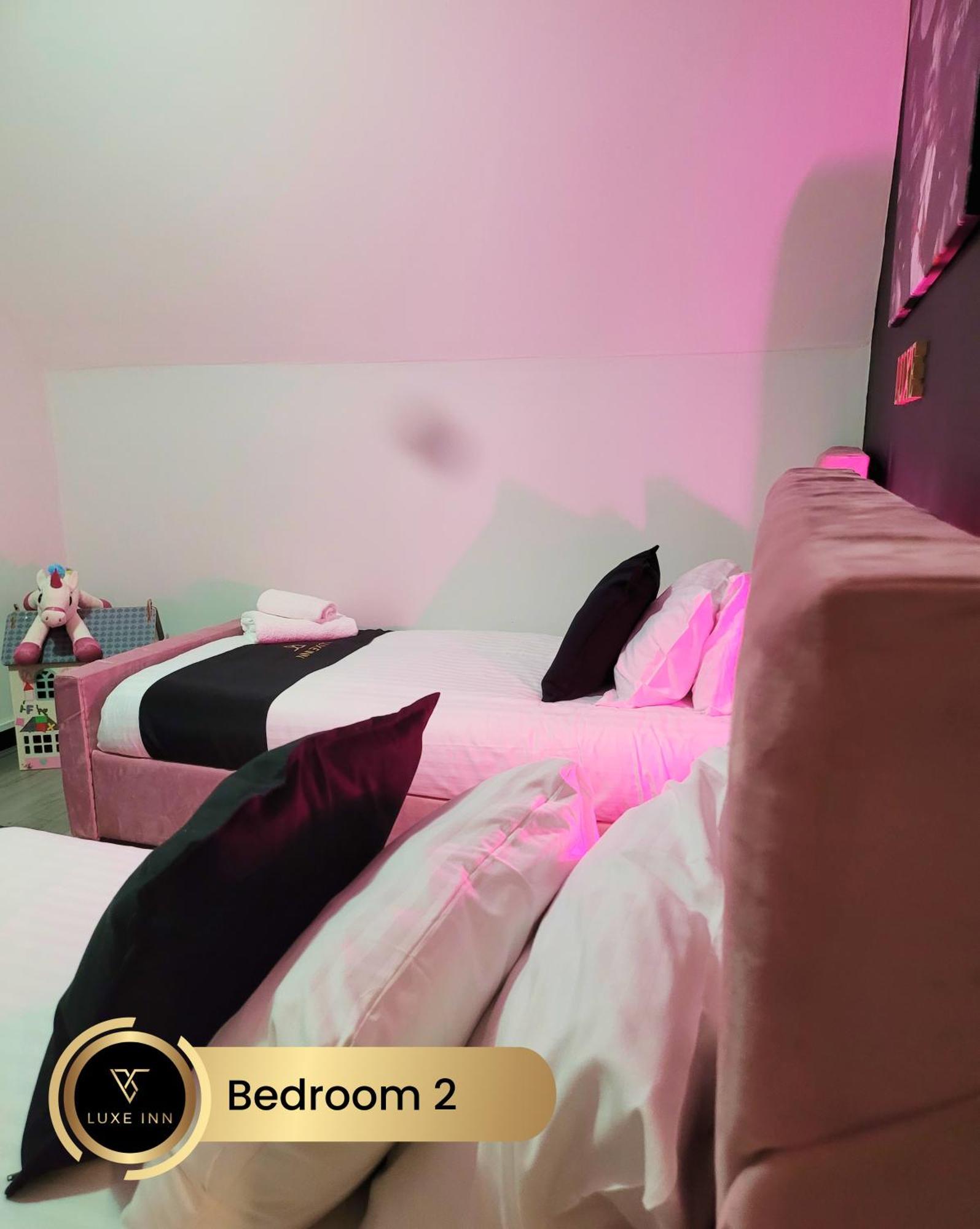 4 Bedroom House, Heathrow Airport, Luxe Inn Colnbrook Exterior photo