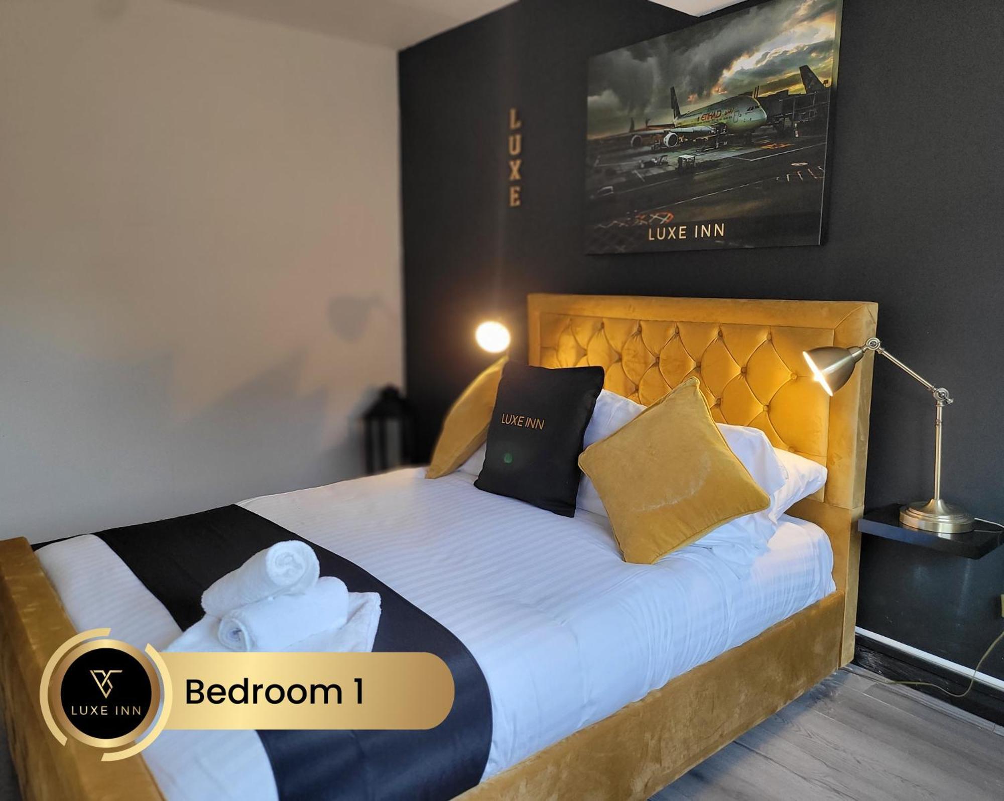 4 Bedroom House, Heathrow Airport, Luxe Inn Colnbrook Exterior photo