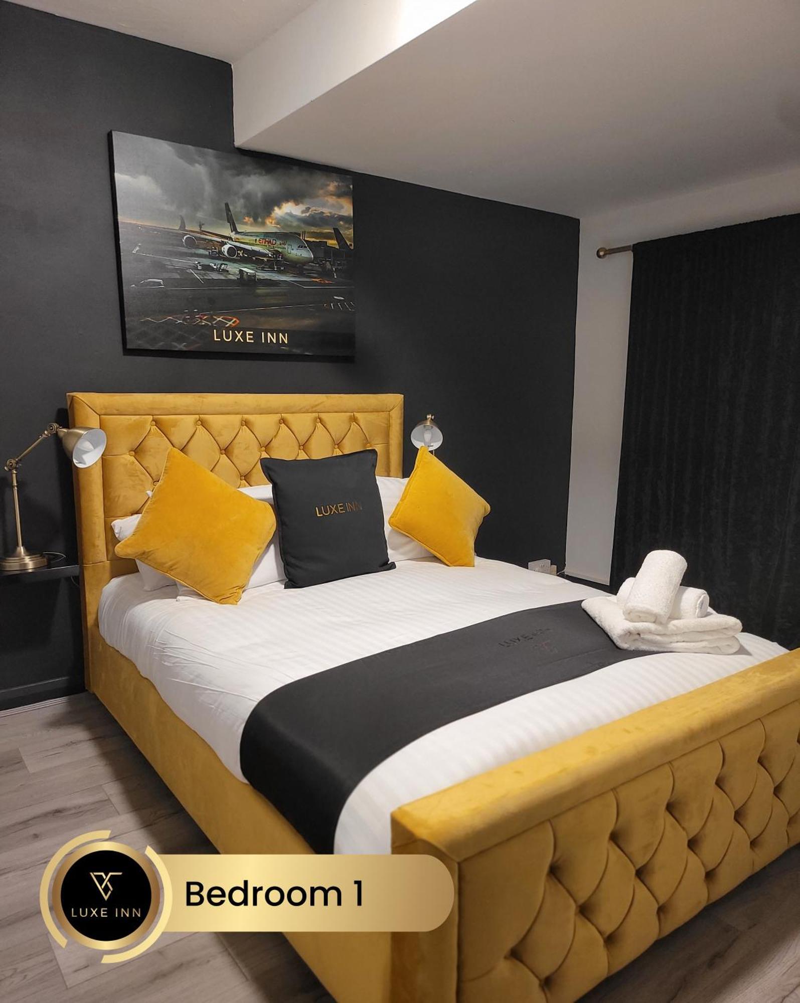 4 Bedroom House, Heathrow Airport, Luxe Inn Colnbrook Exterior photo